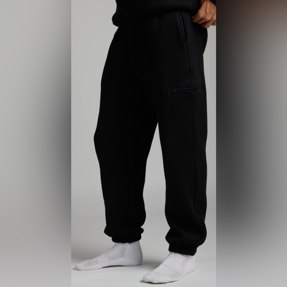 Comfrt Airplane Mode Travel Sweatpants - Obsidian - Picture 2 of 4